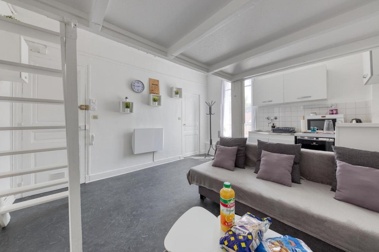 Appartamento Joli Petit Studio A 200 M Du Tramway, Proche Paris, D'Orly, Rungis, Belle Epine Et Choisy Le Roi Thiais Esterno foto